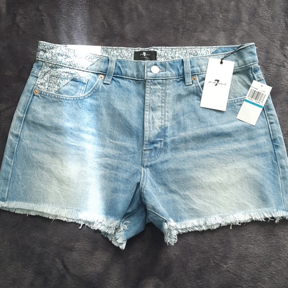 7FAM Monroe jean shorts - Picture 3 of 9